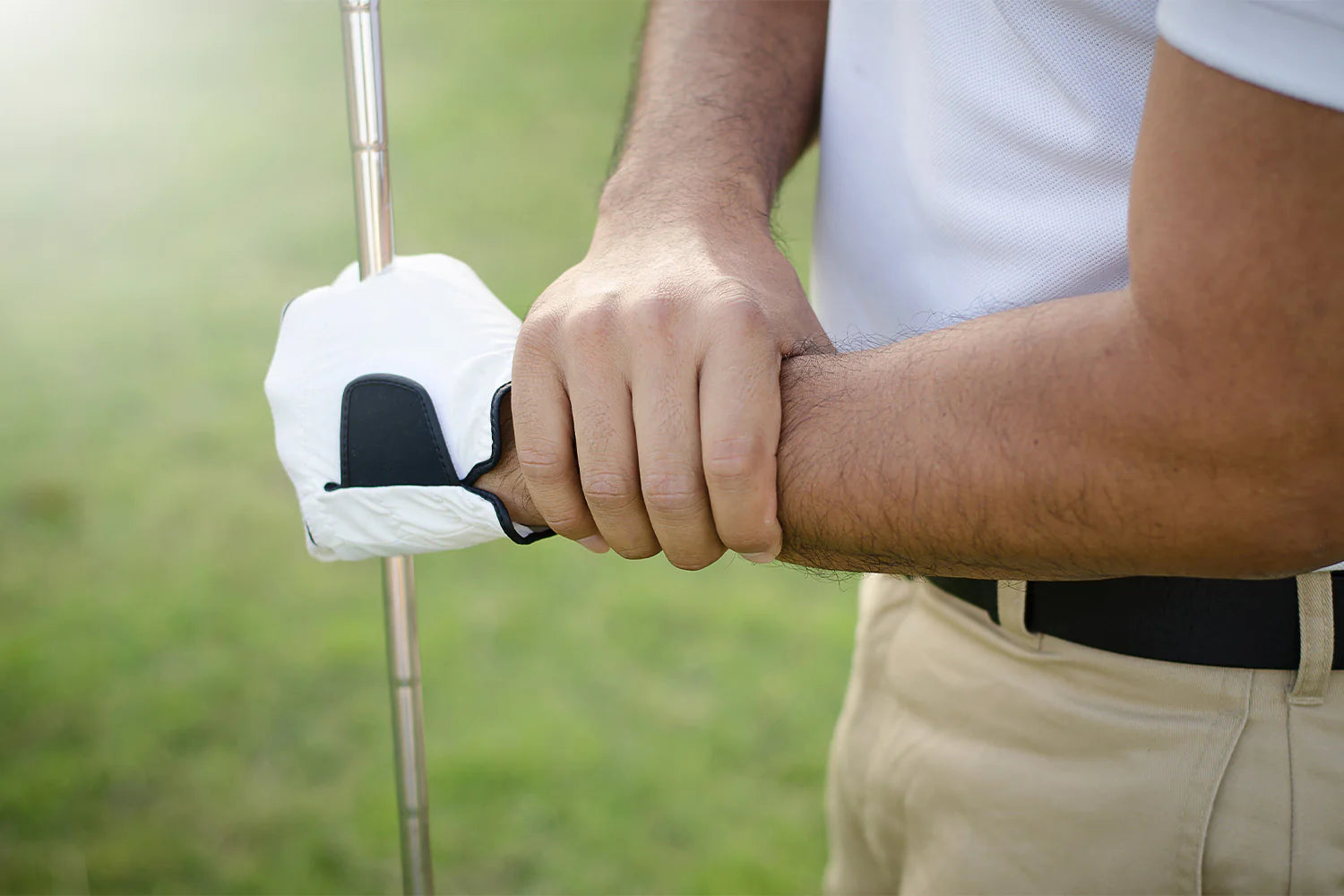 Golf Wrist Pain: 3 Reasons and How To Prevent It
